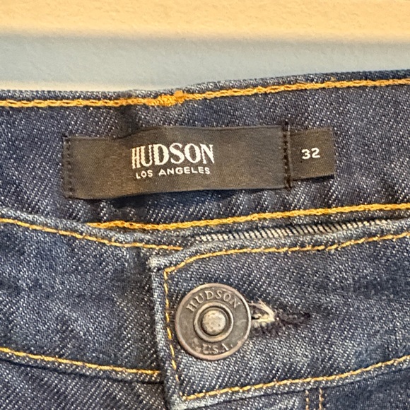 Hudson Holly Straight Jeans in Deep Indigo with Contrast Stitching and Raw Hem - Picture 2 of 8
